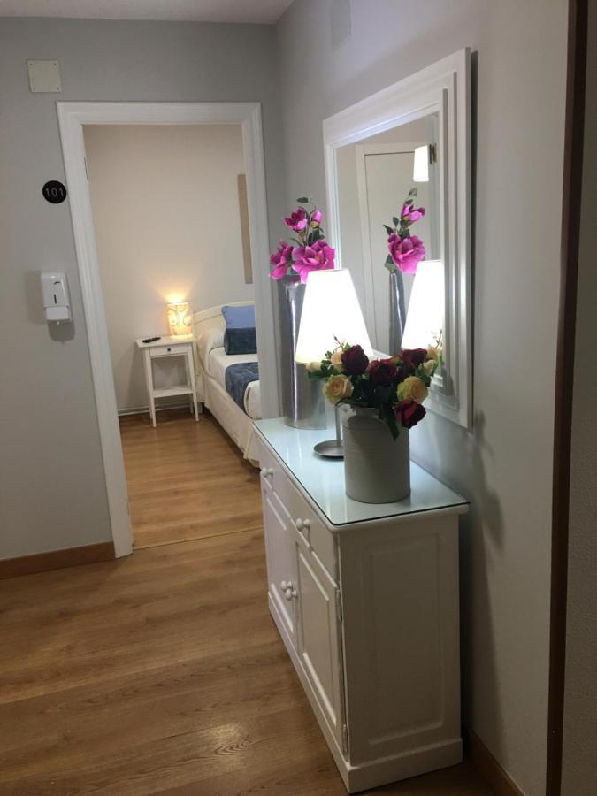 Hostal Restaurante Alarico Аларис Екстериор снимка
