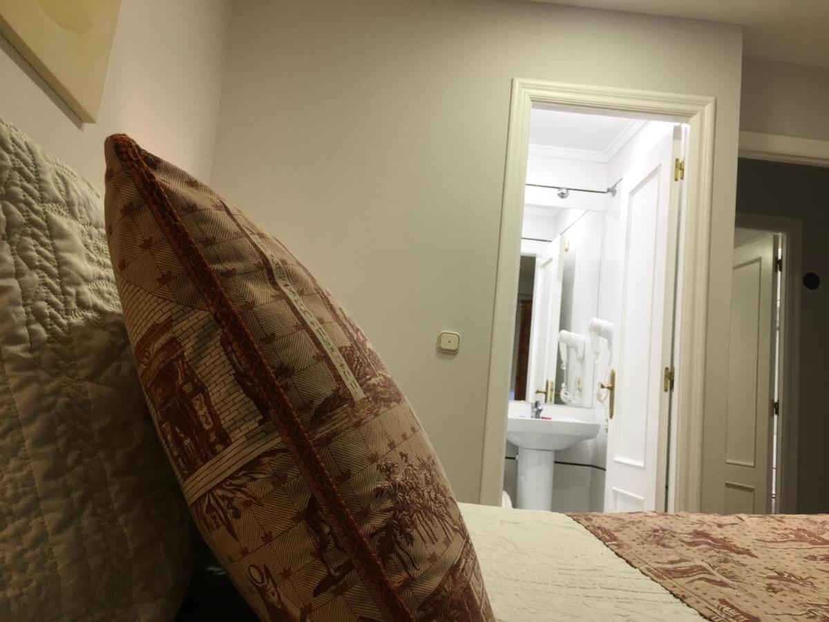 Hostal Restaurante Alarico Аларис Екстериор снимка