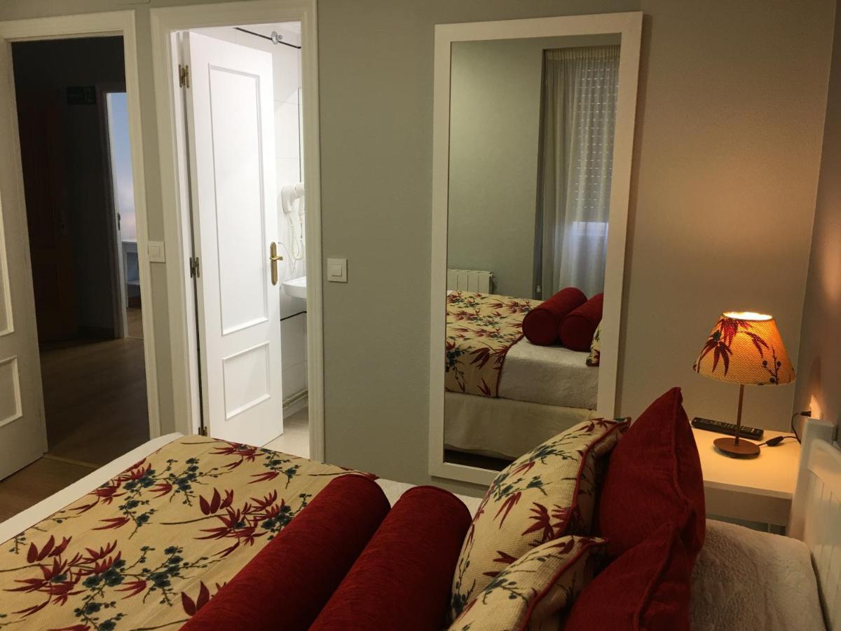 Hostal Restaurante Alarico Аларис Екстериор снимка